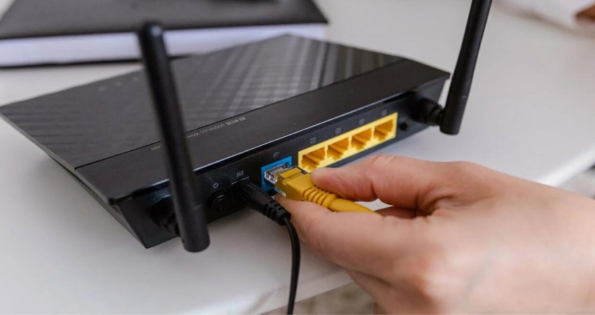 cach-noi-day-cap-quang-vao-modem-ai-cung-thuc-hien-duoc