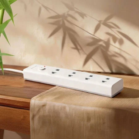 Ổ Cắm Điện Huntkey Chống Giật – Chống Cháy 4 Ổ 1 Công Tắc Công Suất 2500W