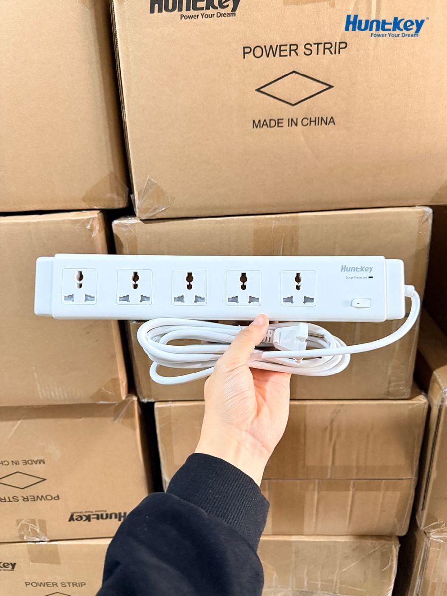 ưu đãi cực sốc cho ổ cắm điện huntkey
